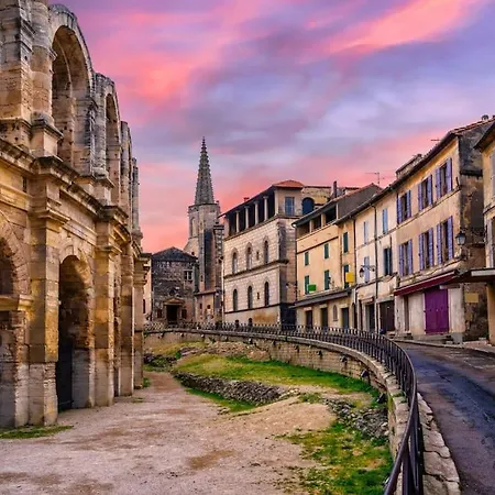 Le Ptit Honore - 2 Pers - Centre Cosy Wifi Clim Garage Saint-Gilles (Gard)